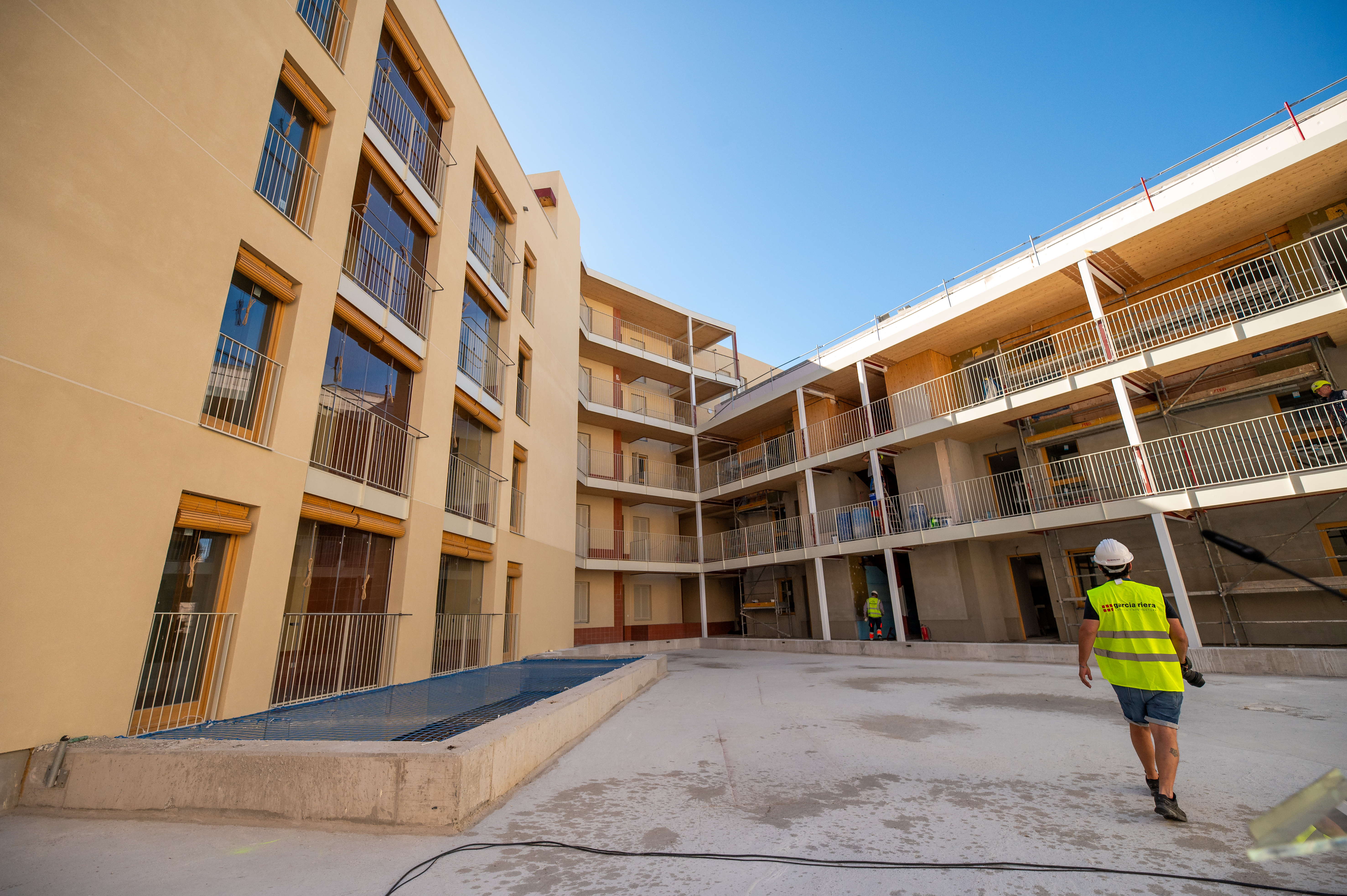 Visita d'obres a la promoció d'habitatge assequible de la Riera