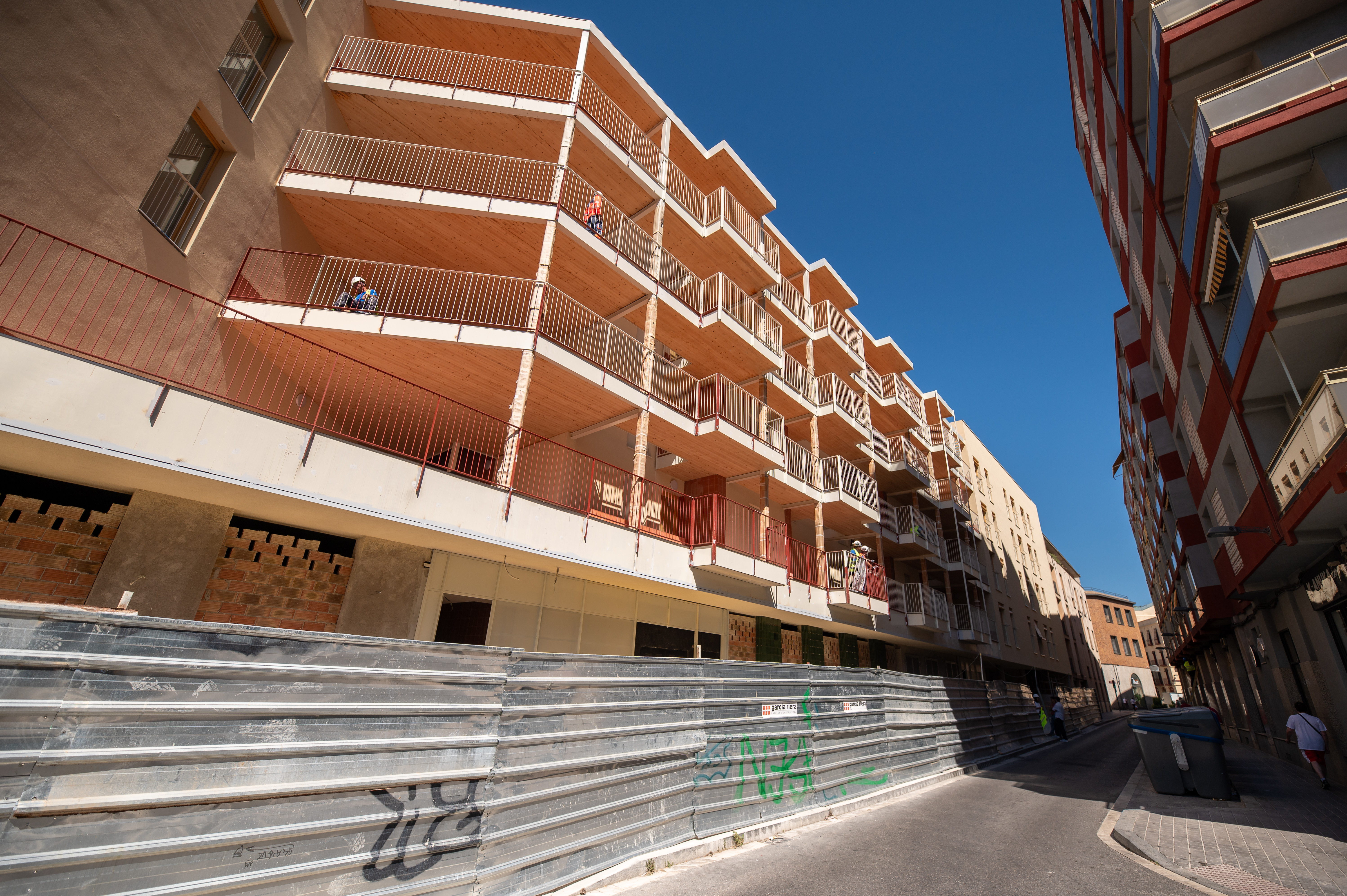 Visita d'obres a la promoció d'habitatge assequible de la Riera