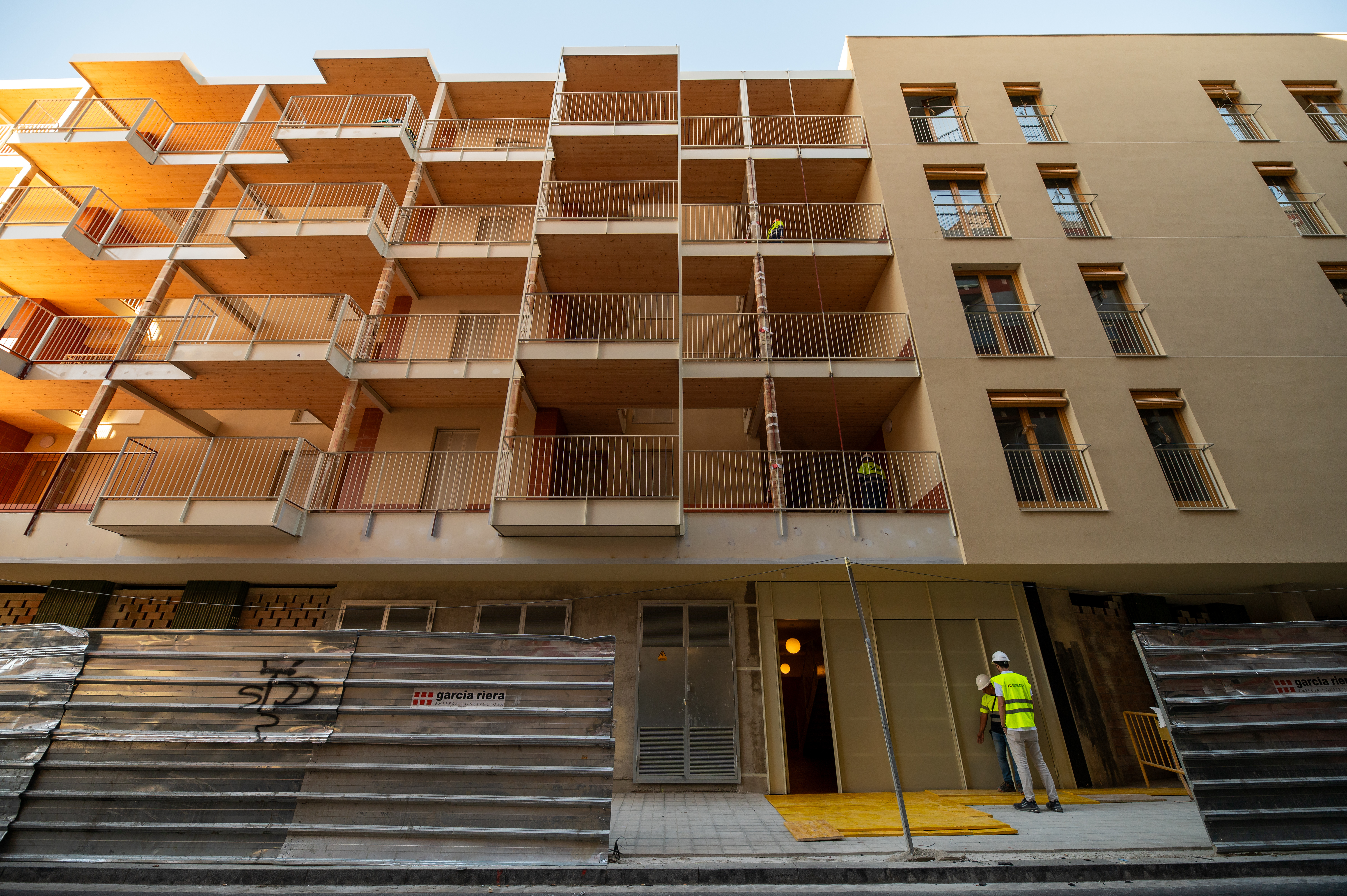 Visita d'obres a la promoció d'habitatge assequible de la Riera