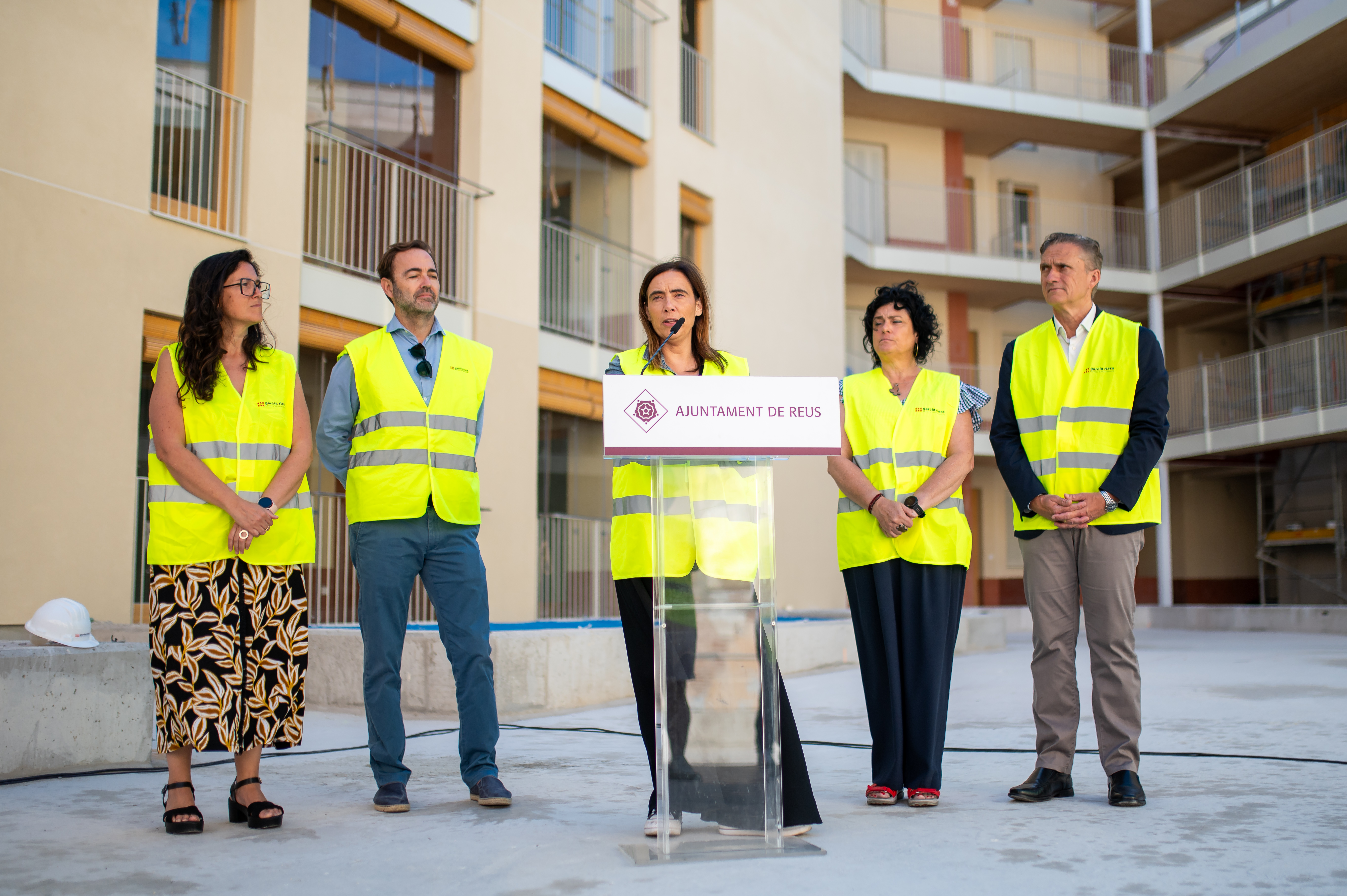 Visita d'obres a la promoció d'habitatge assequible de la Riera